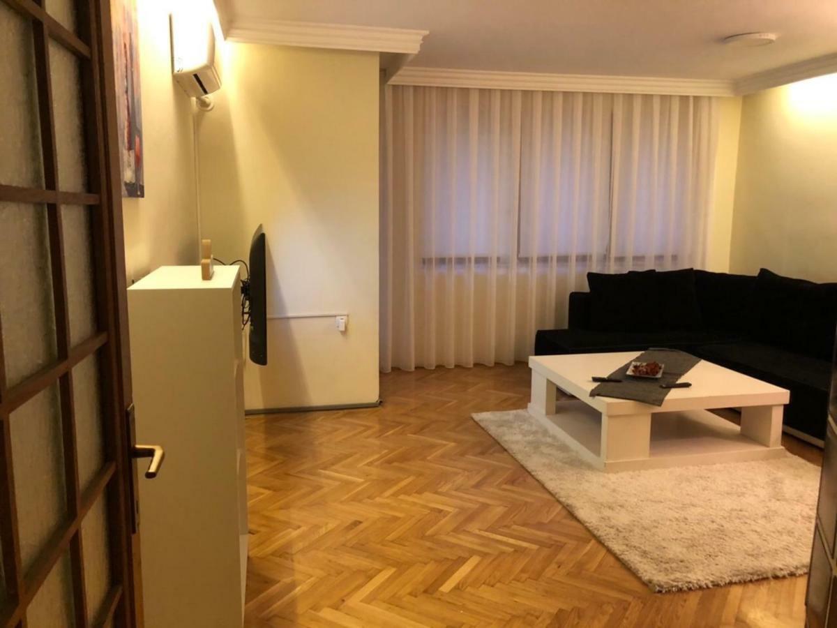 Central Apartment With City View Prizren Eksteriør billede