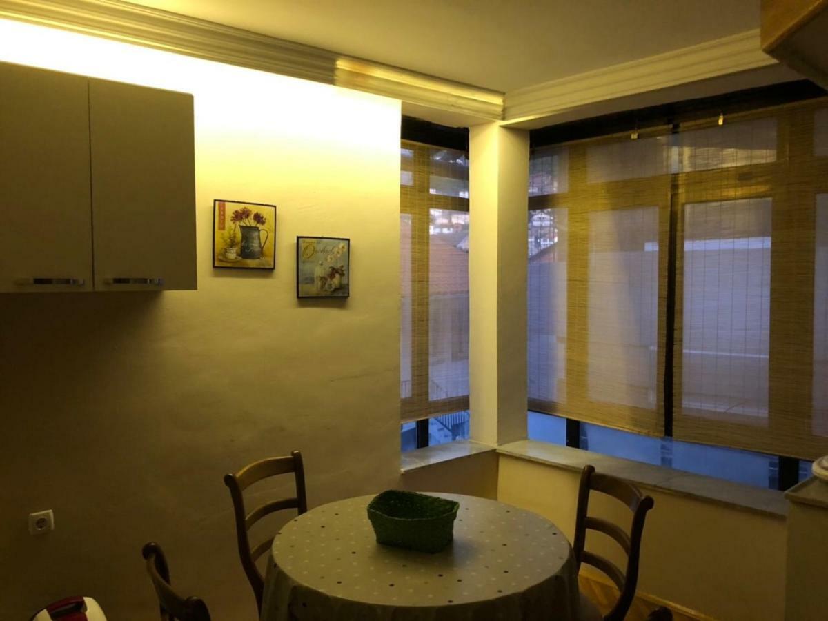 Central Apartment With City View Prizren Eksteriør billede