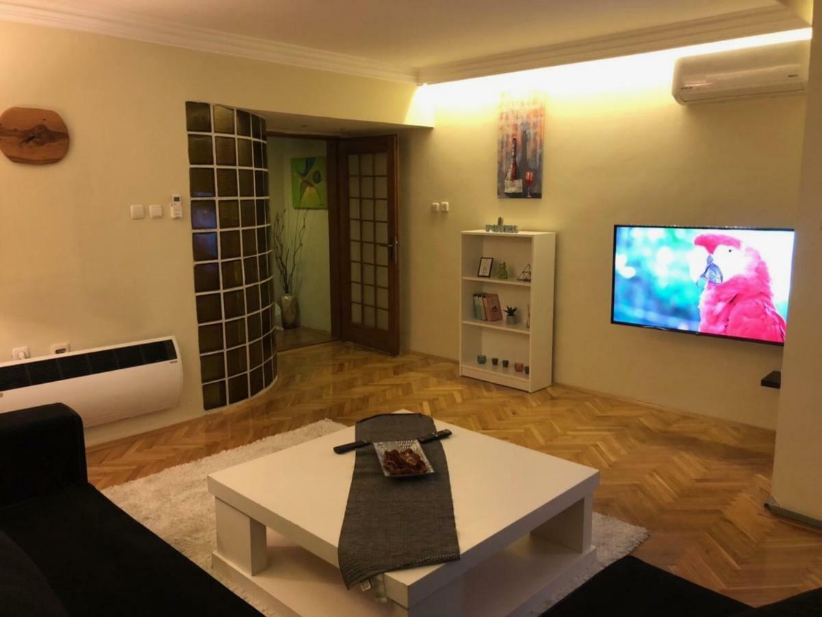 Central Apartment With City View Prizren Eksteriør billede